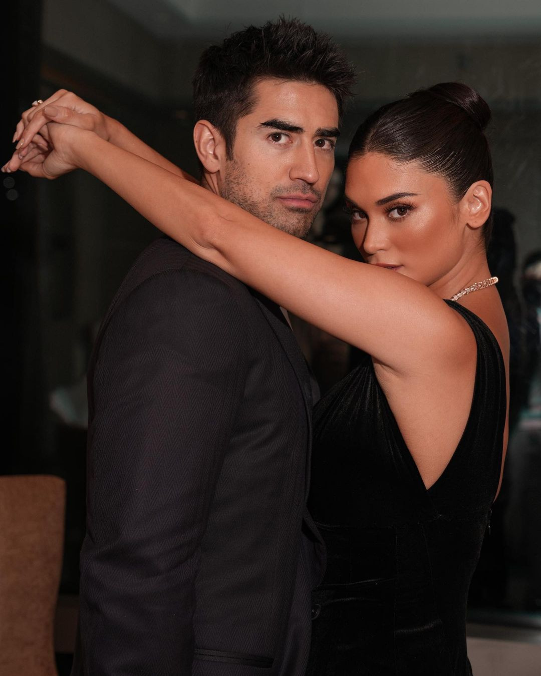 Hoa hậu Hoàn vũ 2015 Pia Wurtzbach và chồng xuất hiện sau hôn lễ bí mật. Hoa hậu Hoàn vũ 2015 Pia Wurtzbach và chồng xuất hiện sau hôn lễ bí mật.