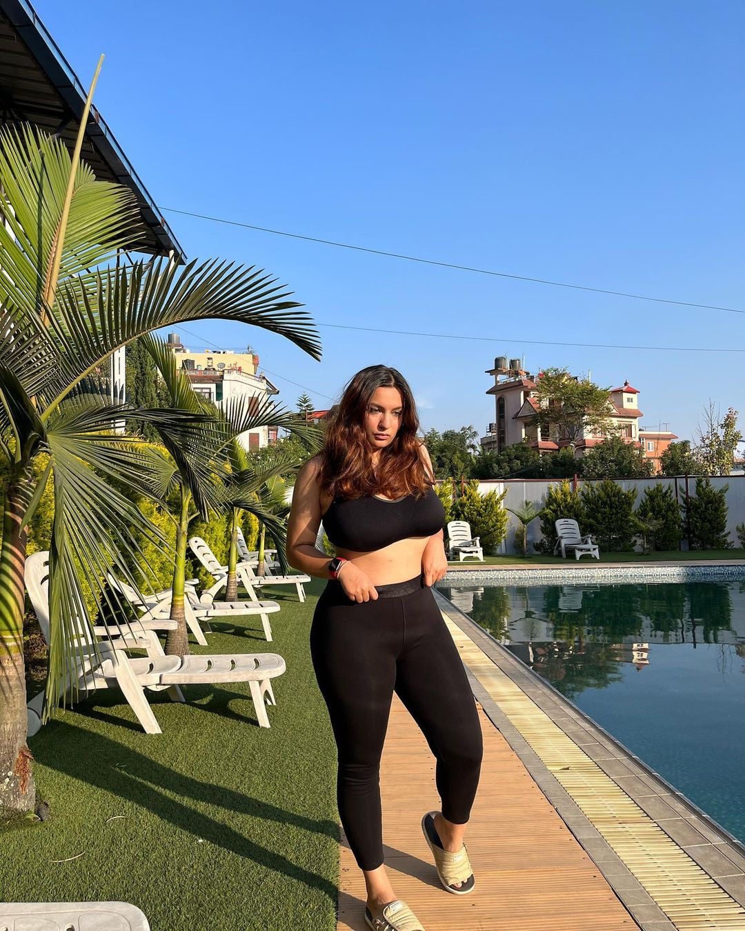 Trong đêm chung kết, khi nhận câu hỏi ứng xử với từ khoá thành công, Jane Dipika chia sẻ việc cô biết yêu bản thân và dám đối mặt với những lời chê bai để hoàn thiện mỗi ngày là một điều thành công với chính cô.