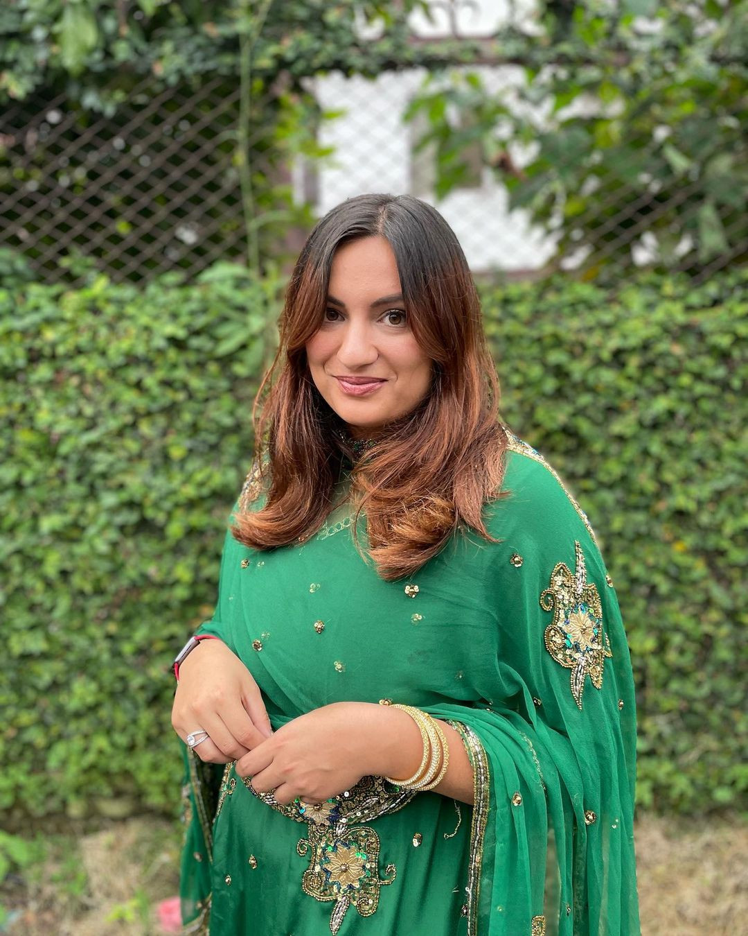 Jane Dipika là người đẹp ngoại cỡ thứ 2 gây chú ý ở sân chơi Hoa hậu Hoàn vũ. Vào năm 2021, đại diện Thái Lan Anchilee Scott-Kemmis cũng gây chú ý với câu chuyện về vẻ đẹp ngoại cỡ của mình. Chung cuộc, Anchilee Scott-Kemmis không giành được thành tích và đối diện với sự chỉ trích của khán giả quê nhà, khiến người đẹp suy sụp.