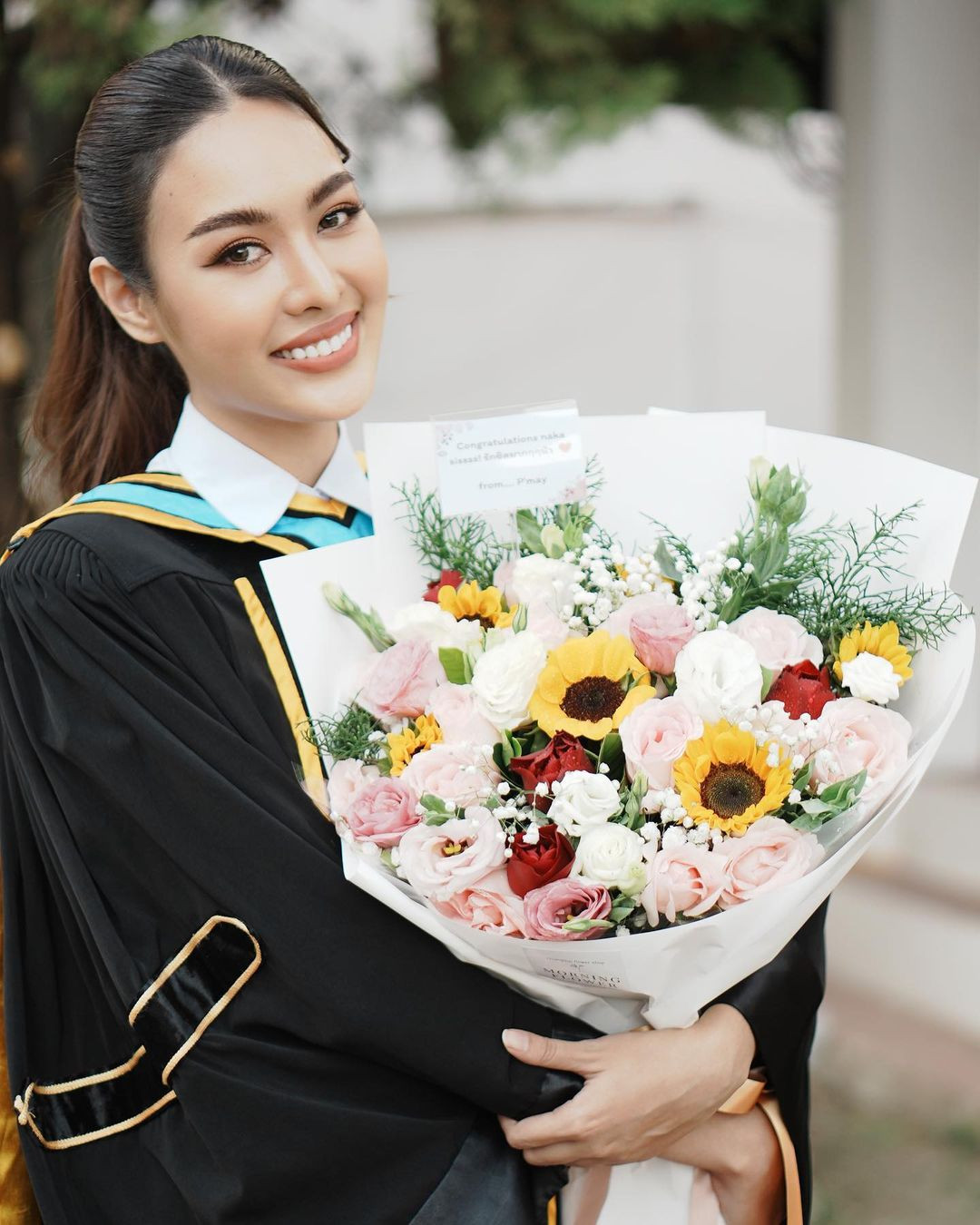 Bên cạnh nhan sắc, Supaporn Ritthipreuk được đánh giá cao về học vấn. Cô là một trong những thí sinh hiếm hoi của cuộc thi năm nay có bằng thạc sĩ.