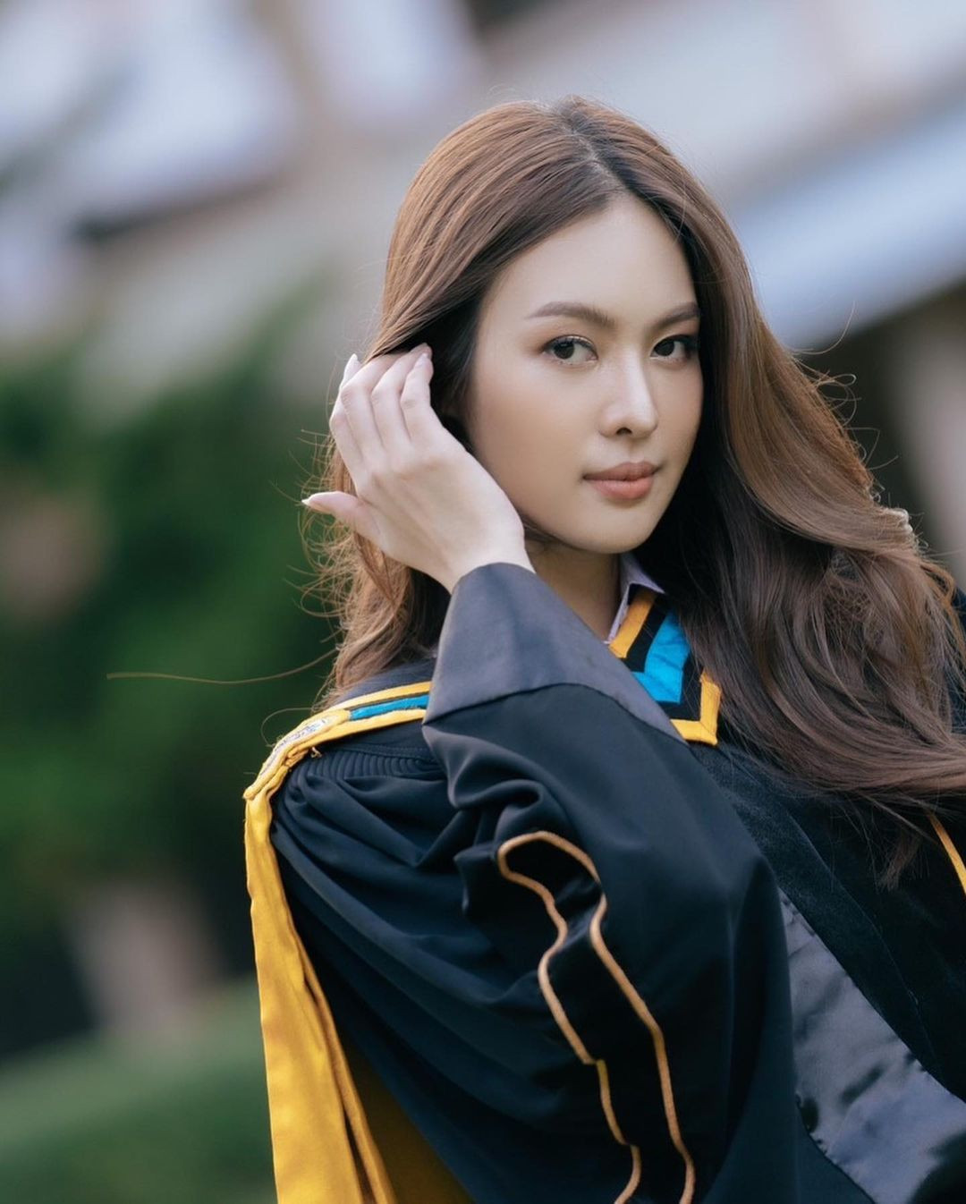 Bên cạnh nhan sắc, Supaporn Ritthipreuk được đánh giá cao về học vấn. Cô là một trong những thí sinh hiếm hoi của cuộc thi năm nay có bằng thạc sĩ.