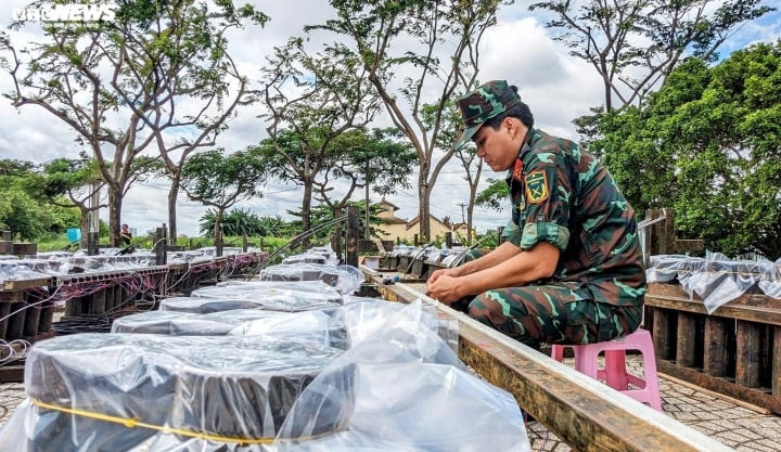 "Đến thời điểm này, kịch bản bắn pháo hoa đã hoàn tất. Theo đó, ở từng khung giờ chính xác sẽ có những màn bắn pháo hoa được chuẩn bị sẵn", Thượng tá Lưu Phương Nam nói.