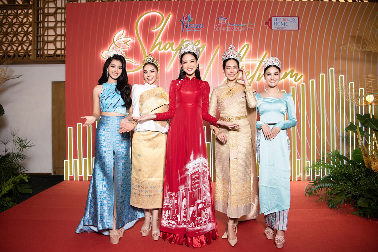 Ngày 8/9, Hoa hậu Quốc tế 2019, Hoa hậu Thế giới Myanmar 2019, Hoa hậu Thế giới Campuchia 2019 và Hoa hậu Hòa bình Lào 2023 đã tới Việt Nam tham dự Hội chợ Du lịch Quốc tế TPHCM.