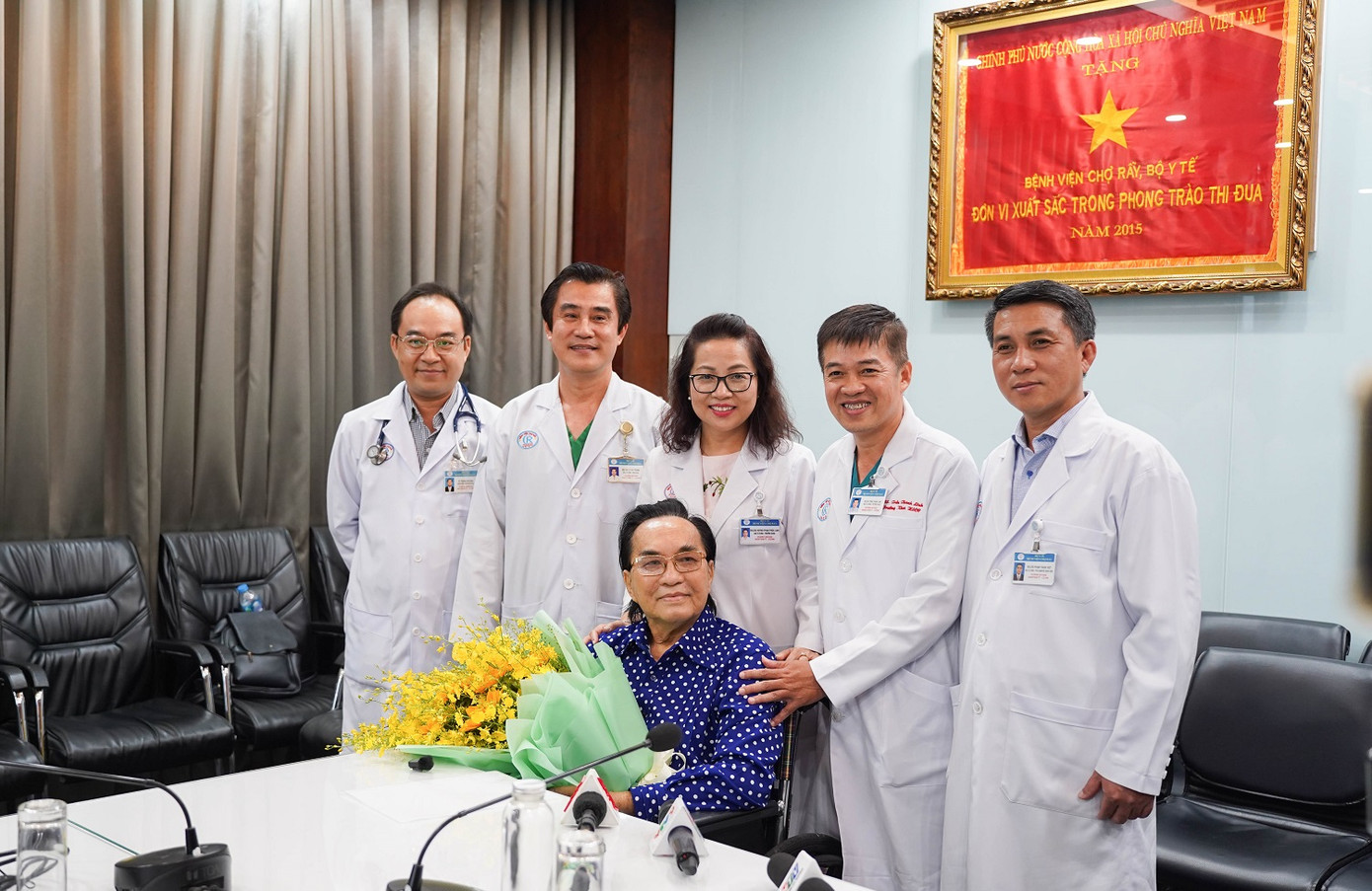 Trở về từ &quot;cõi tử&quot;, Nghệ sĩ Nhân dân Thanh Tuấn gửi lời cảm ơn các y bác sĩ đã nỗ lực cứu chữa cho ông