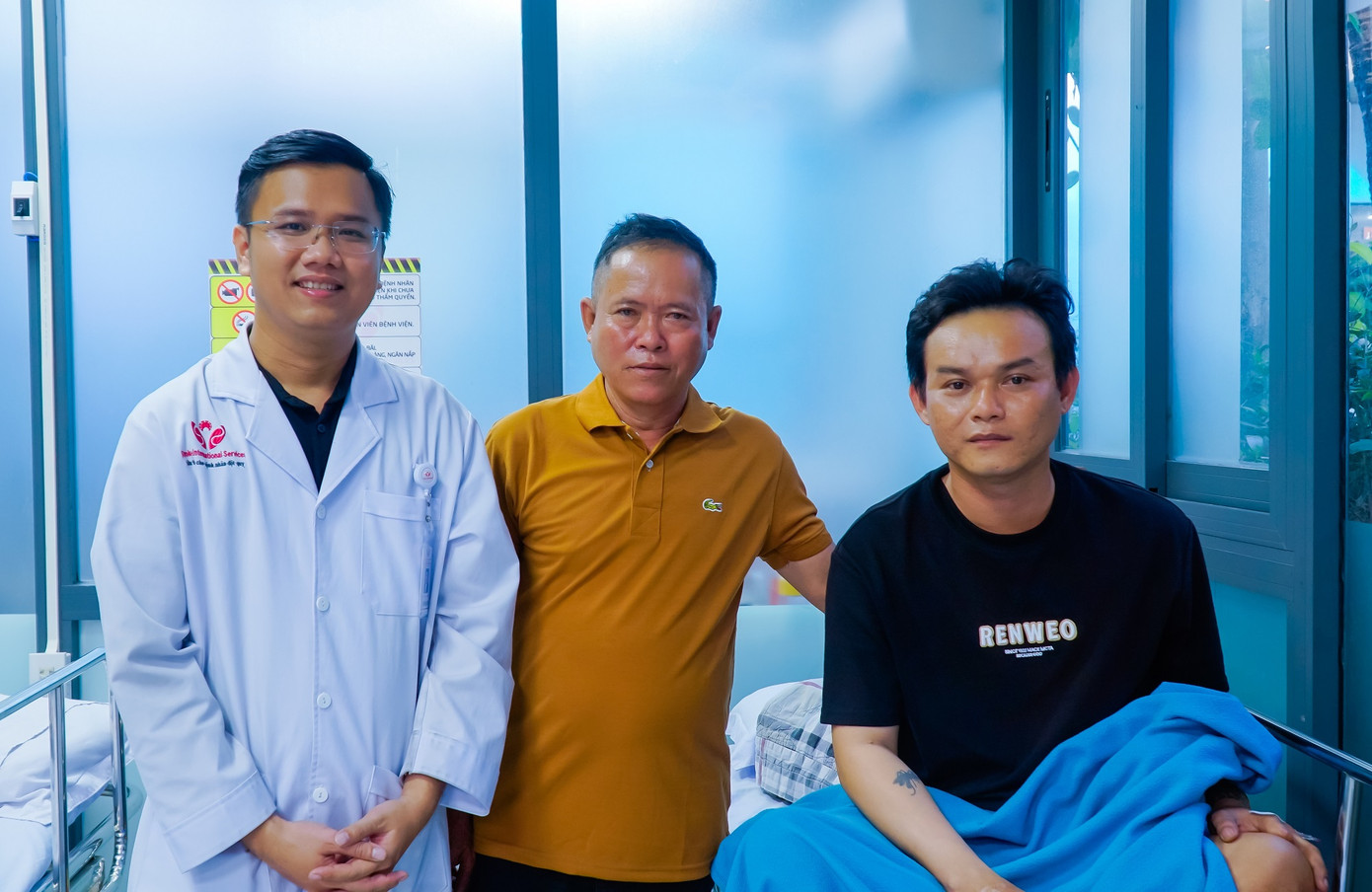 Gia đình và bác sĩ đều vui mừng khi cứu thành công bệnh nhân có biểu hiện đột quỵ hiếm gặp Gia đình và bác sĩ đều vui mừng khi cứu thành công bệnh nhân có biểu hiện đột quỵ hiếm gặp