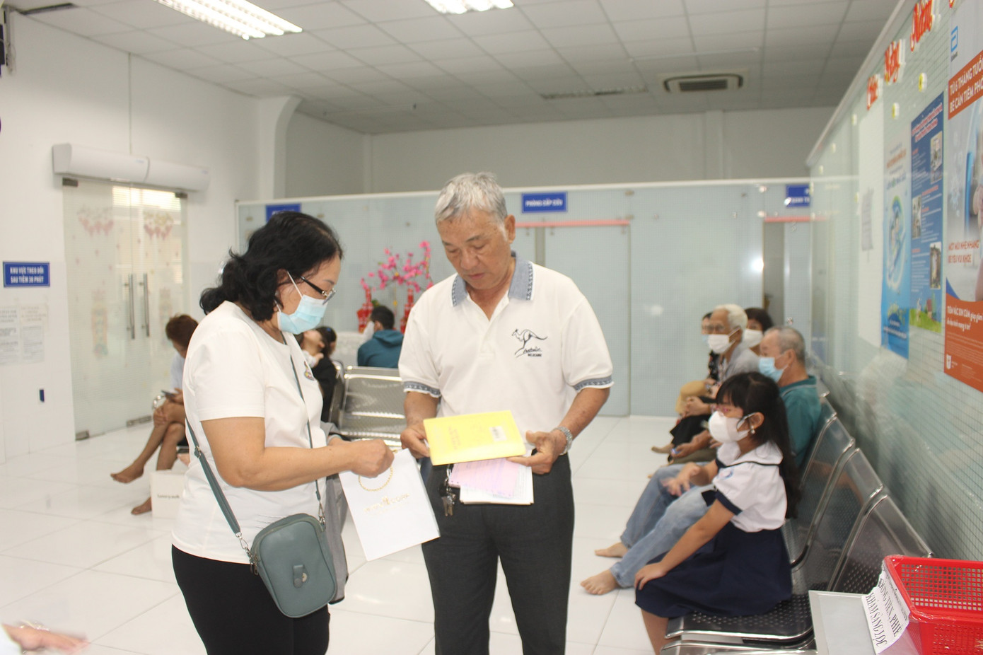 Nhiều năm qua, vợ chồng ông Nh. ngụ tại quận 8 đã duy trì tiêm phòng cúm để bảo vệ sức khỏe