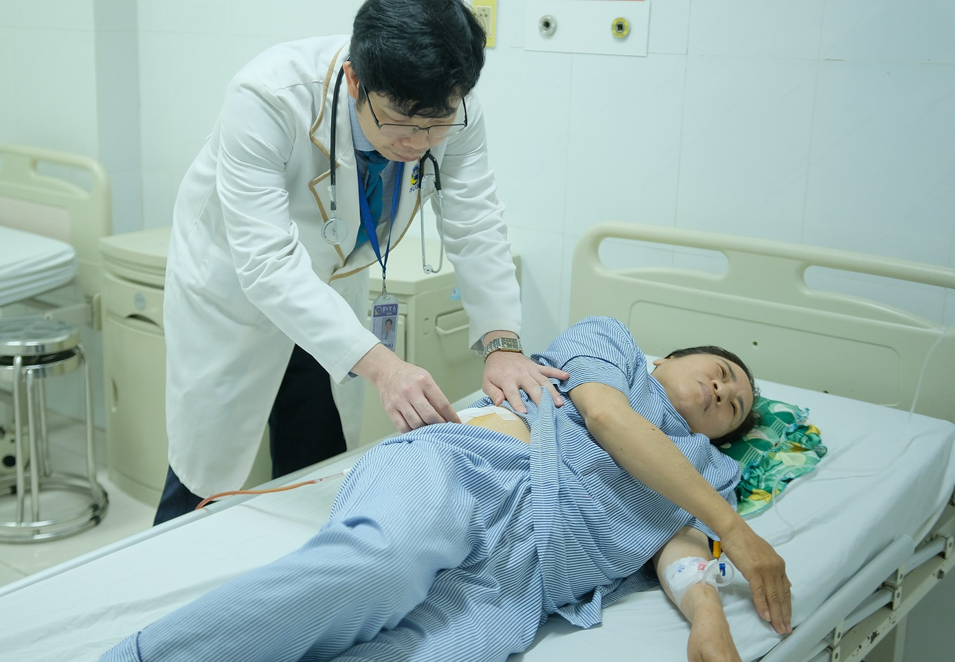 Sau phẫu thuật, sức khỏe của bệnh nhân đang bình phục tốt Sau phẫu thuật, sức khỏe của bệnh nhân đang bình phục tốt