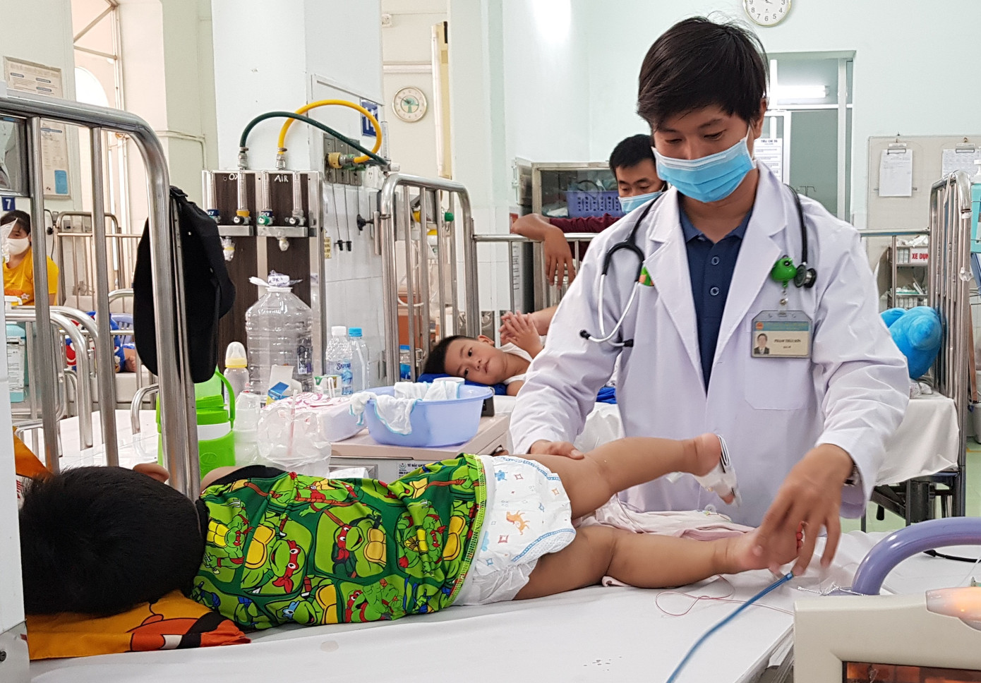 SXH là bệnh truyền nhiễm nguy hiểm có thể tấn công mọi lứa tuổi