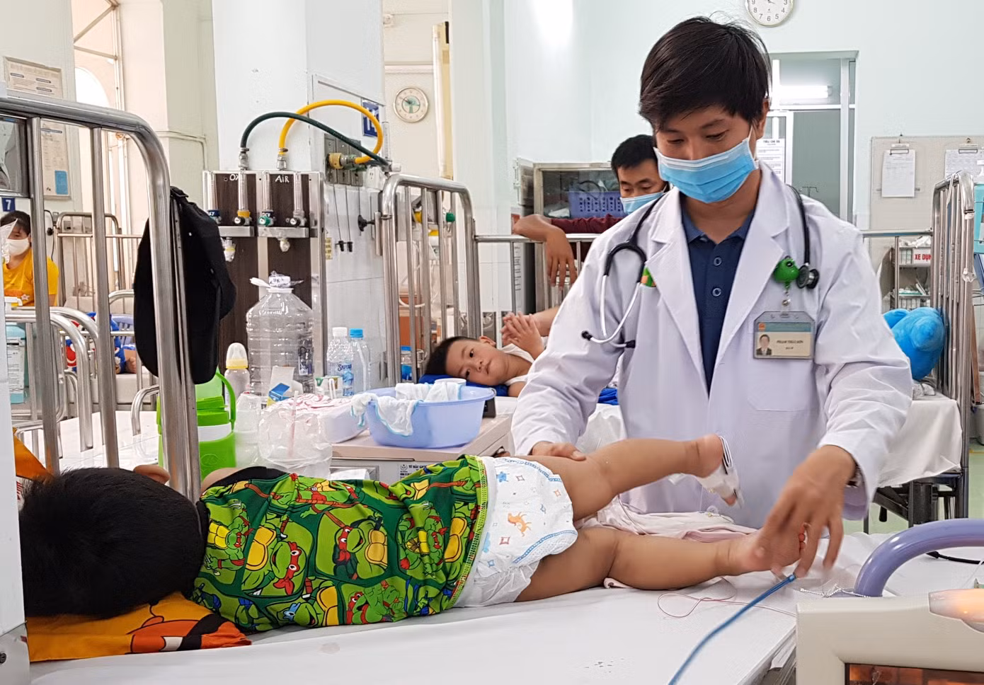 SXH là bệnh truyền nhiễm nguy hiểm có thể tấn công mọi lứa tuổi