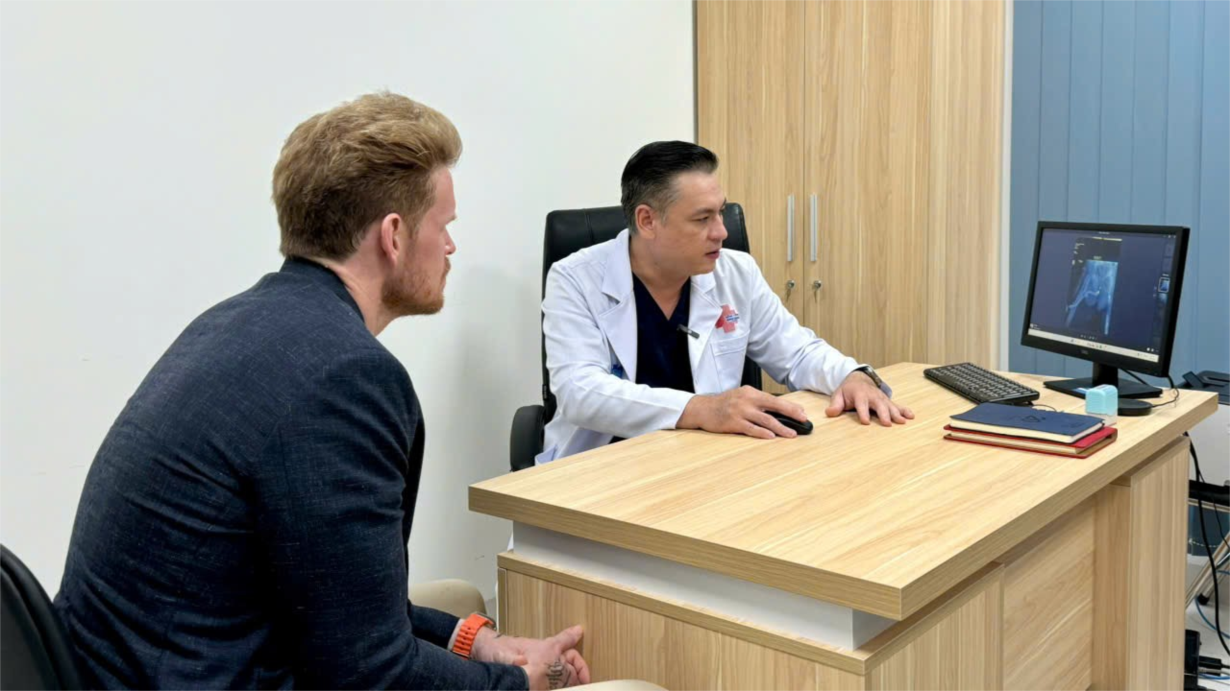 Doanh nhân thành đạt người Mỹ đã thoát khỏi cảnh phiền toái sau 15 năm với hàng loạt phẫu thuật thất bại