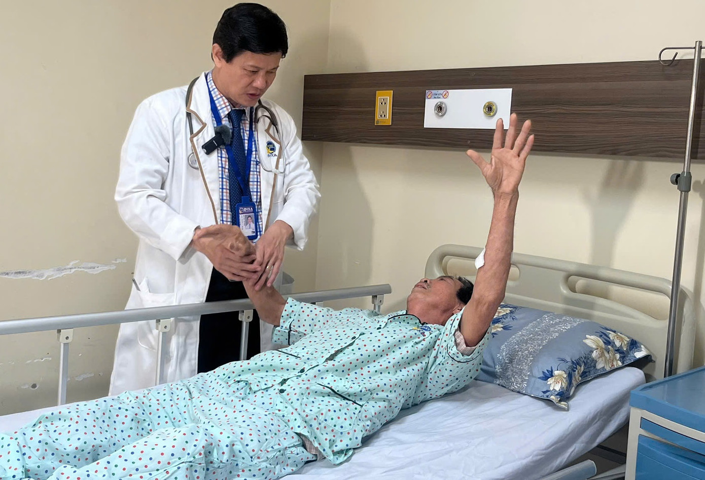 Sau can thiệp, sức khỏe của bệnh nhân đang bình phục tốt Sau can thiệp, sức khỏe của bệnh nhân đang bình phục tốt