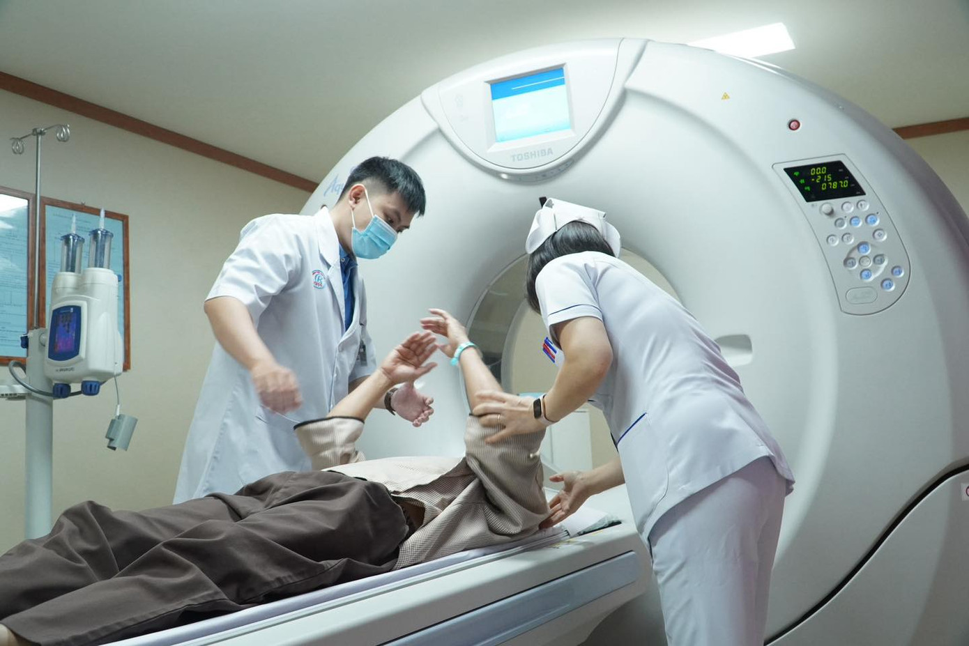 Bệnh viện Chợ Rẫy đã tiếp nhận hàng nghìn người bệnh nhập viện cấp cứu dịp Tết Bệnh viện Chợ Rẫy đã tiếp nhận hàng nghìn người bệnh nhập viện cấp cứu dịp Tết