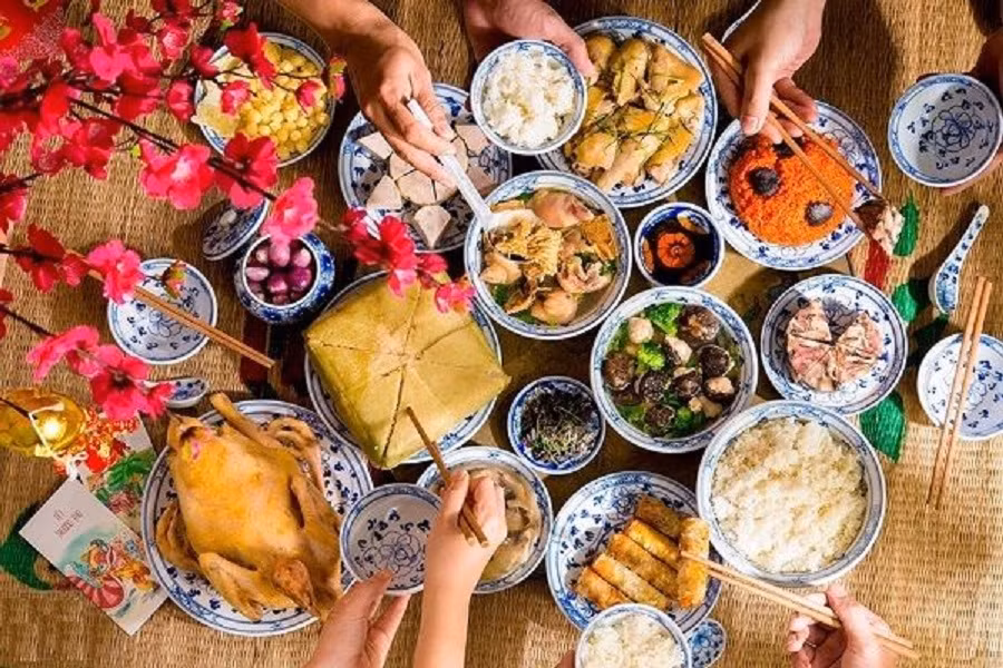 Bác sĩ khuyến cáo cộng đồng cần có chế độ ăn uống hợp lý, tránh nguy cơ quá tải cho cơ thể trong những ngày Tết Bác sĩ khuyến cáo cộng đồng cần có chế độ ăn uống hợp lý, tránh nguy cơ quá tải cho cơ thể trong những ngày Tết
