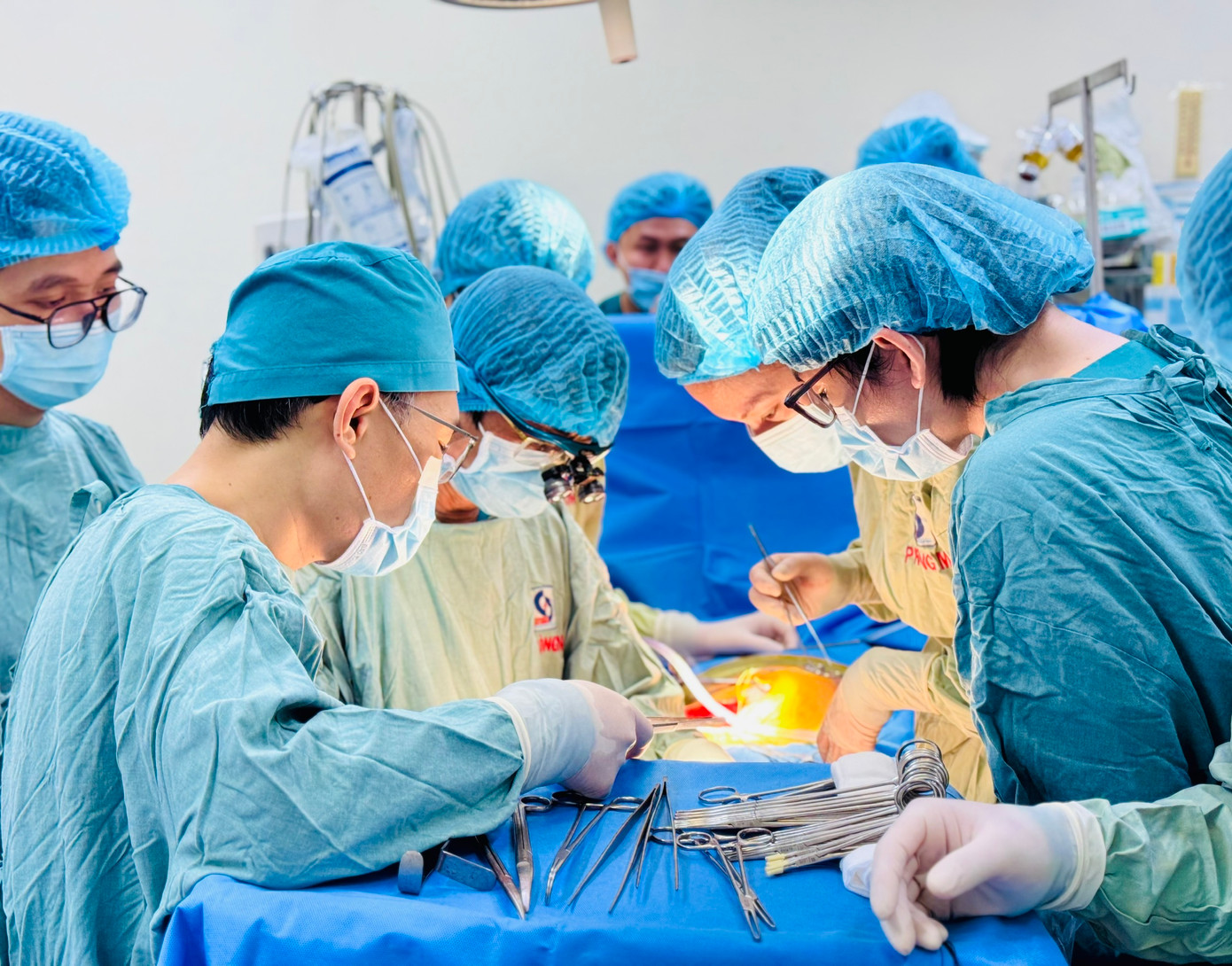 2 cuộc ghép thận đầu tiên từ người cho chết não tại Bệnh viện Nhân Dân Gia Định được thực hiện thành công