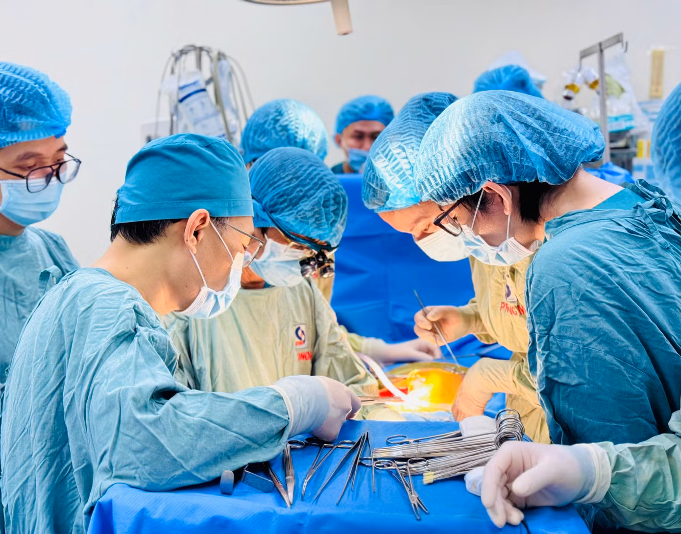 2 cuộc ghép thận đầu tiên từ người cho chết não tại Bệnh viện Nhân Dân Gia Định được thực hiện thành công
