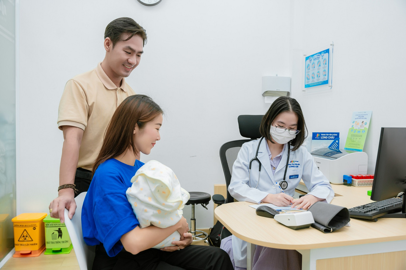 Nhóm đối tượng chính đi tiêm vắc xin cúm là trẻ em và người lớn tuổi