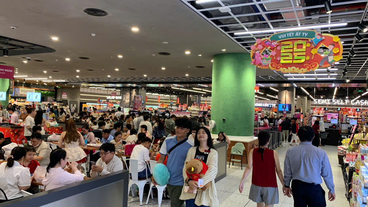 Những địa điểm tập trung đông người ngày đầu năm mới thường tiềm ẩn nguy cơ lây lan bệnh truyền nhiễm