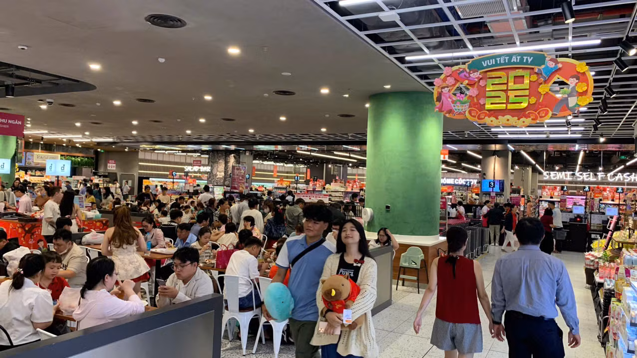 Những địa điểm tập trung đông người ngày đầu năm mới thường tiềm ẩn nguy cơ lây lan bệnh truyền nhiễm