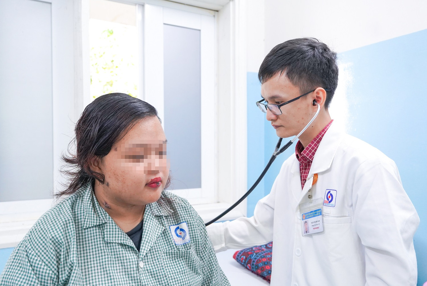 Các bác sĩ đã kịp thời chẩn đoán, điều trị giúp nữ sinh viên vượt qua nguy kịch Các bác sĩ đã kịp thời chẩn đoán, điều trị giúp nữ sinh viên vượt qua nguy kịch