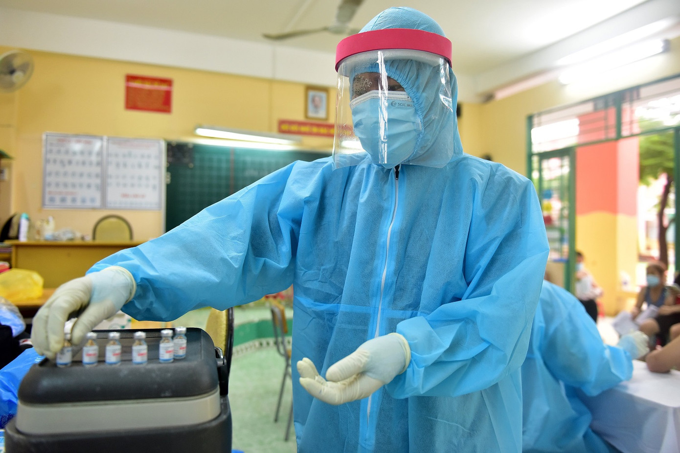 TPHCM đang ghi nhận sự gia tăng trở lại của COVID-19 do sự xuất hiện của biến thể mới. TPHCM đang ghi nhận sự gia tăng trở lại của COVID-19 do sự xuất hiện của biến thể mới.