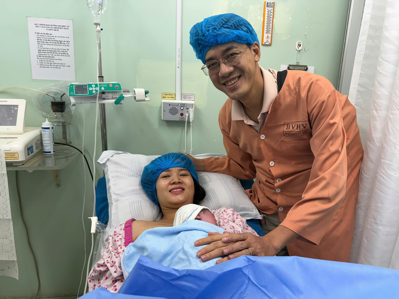 Đây là niềm vui ngập tràn của vợ chồng sản phụ Lê Thị Miên, bé trai có cân nặng 2,9kg