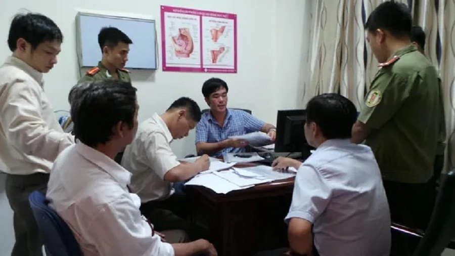 TPHCM đang chủ động triển khai các giải pháp ngăn chặn hành vi vi phạm pháp luật trong lĩnh vực khám chữa bệnh TPHCM đang chủ động triển khai các giải pháp ngăn chặn hành vi vi phạm pháp luật trong lĩnh vực khám chữa bệnh