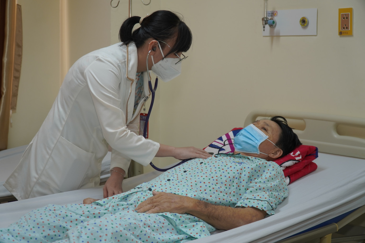 Sau can thiệp, sức khỏe của người bệnh đang bình phục tốt Sau can thiệp, sức khỏe của người bệnh đang bình phục tốt