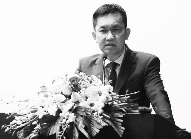 Ông Hồ Nhân người có nhiều đóng góp cho ngành dược Việt Nam đã ra đi ở tuổi 59. Ông Hồ Nhân người có nhiều đóng góp cho ngành dược Việt Nam đã ra đi ở tuổi 59.