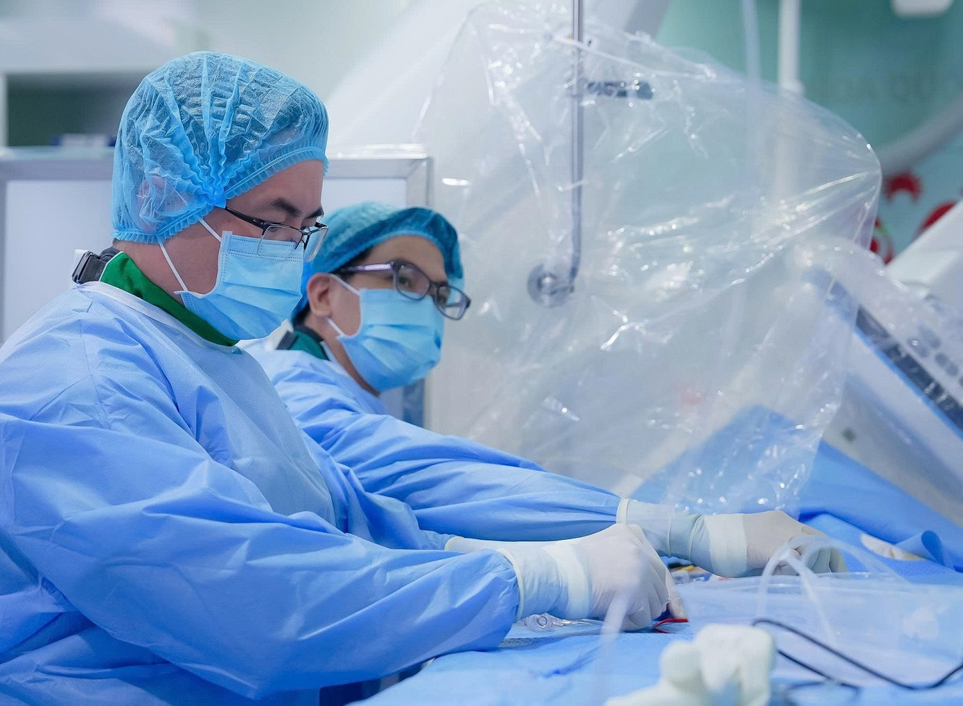 Các bác sĩ đã khẩn trương can thiệp giúp bệnh nhân vượt qua giai đoạn nguy kịch Các bác sĩ đã khẩn trương can thiệp giúp bệnh nhân vượt qua giai đoạn nguy kịch