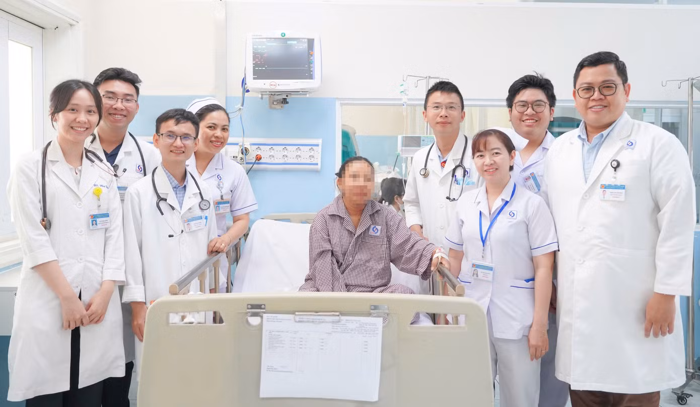 Sản phụ vượt qua nguy kịch, sức khỏe bình phục tốt trong niềm vui của gia đình và các y bác sĩ Sản phụ vượt qua nguy kịch, sức khỏe bình phục tốt trong niềm vui của gia đình và các y bác sĩ