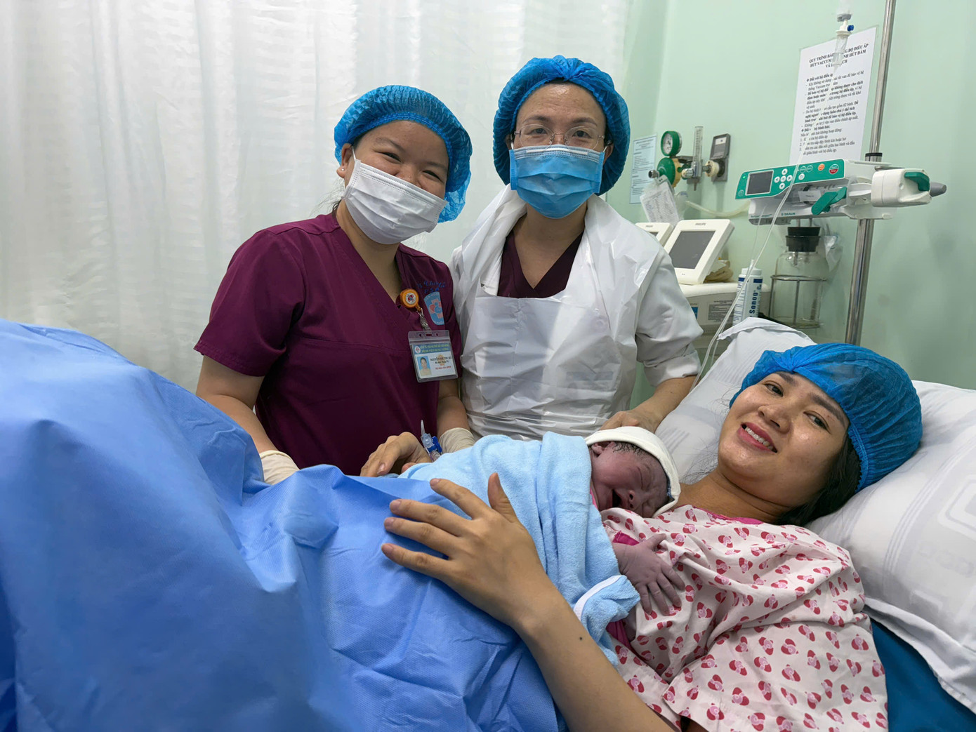 Sự bình an khỏe mạnh của các công dân nhí vừa chào đời, báo hiệu một năm mới nhiều may mắn, thành công và hạnh phúc