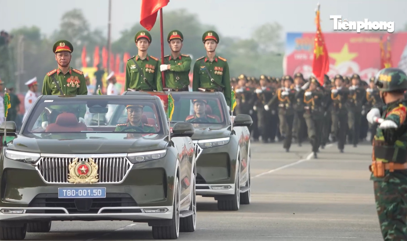 Các khối diễu binh, diễu hành đã chuẩn bị sẵn sàng cho ngày kỷ niệm non sông thống nhất Các khối diễu binh, diễu hành đã chuẩn bị sẵn sàng cho ngày kỷ niệm non sông thống nhất