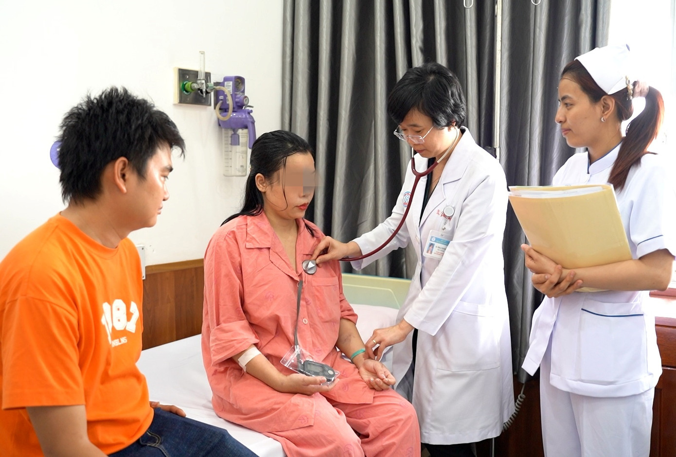 Sau điều trị tích cực, các bác sĩ đã giúp sản phụ ổn định nhịp tim, sức khỏe bình phục tốt