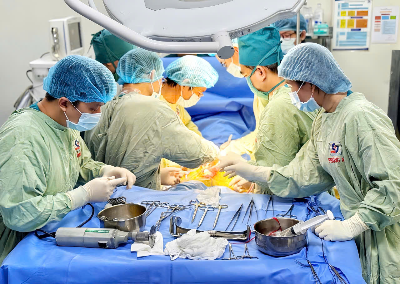 Nguồn tạng hiến đã góp phần cứu sống 2 bệnh nhân suy thận và 1 bệnh nhân suy tim Nguồn tạng hiến đã góp phần cứu sống 2 bệnh nhân suy thận và 1 bệnh nhân suy tim