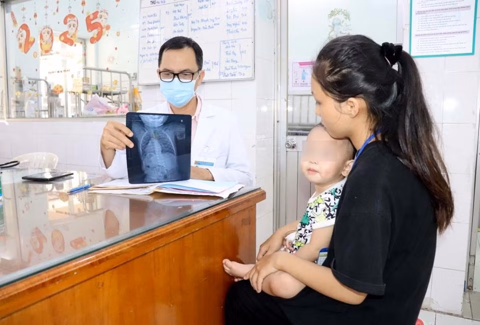 Sau can thiệp nội soi lấy dị vật, sức khỏe của bệnh nhi đã nhanh chóng bình phục