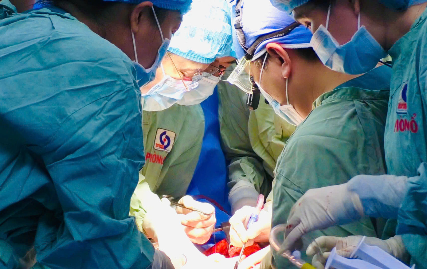 Nguồn tạng hiến từ người bệnh chết não đã được ghép thành công cho 5 bệnh nhân Nguồn tạng hiến từ người bệnh chết não đã được ghép thành công cho 5 bệnh nhân