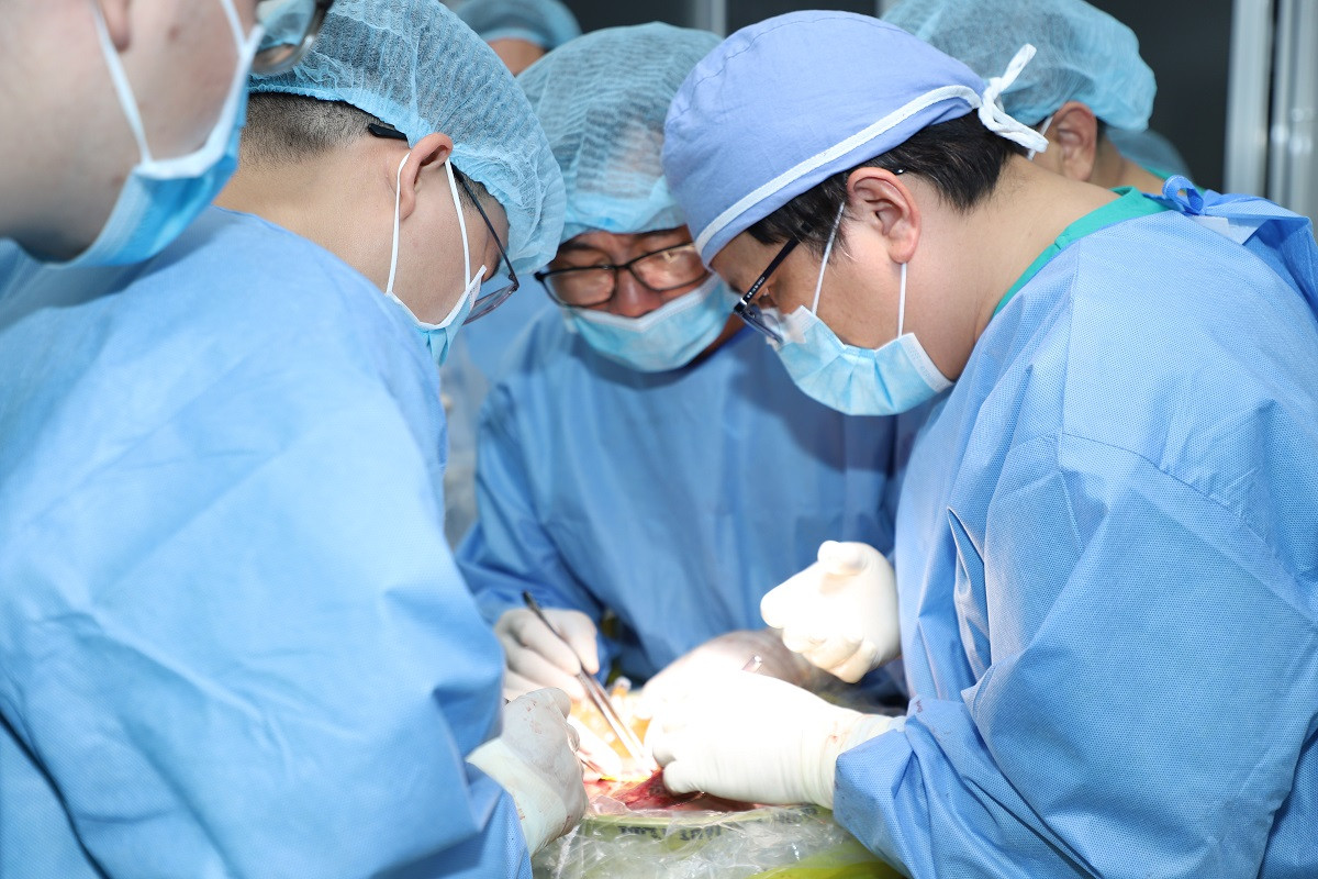 Nén lại đau thương, gia đình bệnh nhân đã quyết định hiến tạng người thân để chia sẻ sự sống