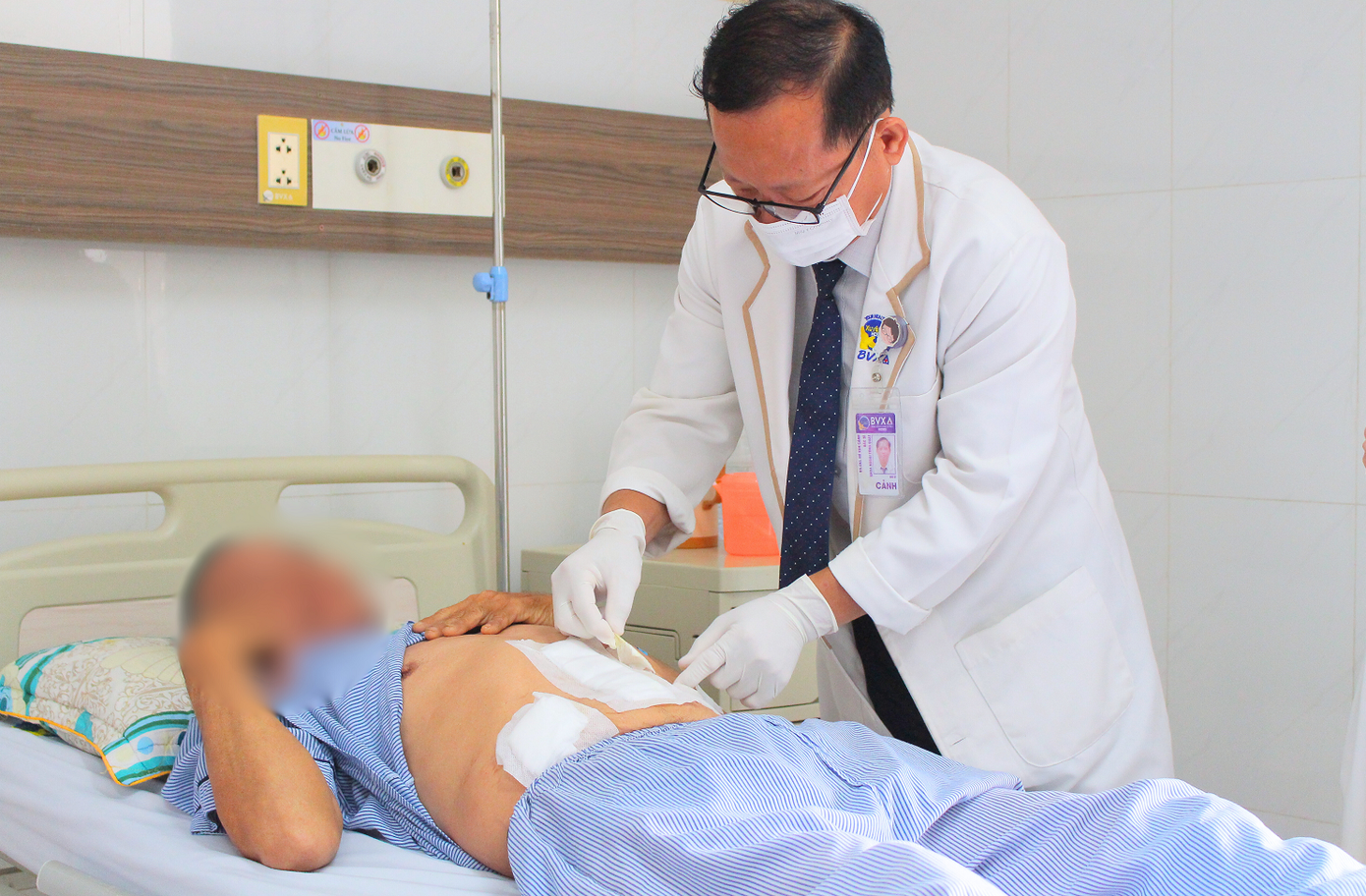 Sau phẫu thuật, sức khỏe của người bệnh đang bình phục tốt Sau phẫu thuật, sức khỏe của người bệnh đang bình phục tốt