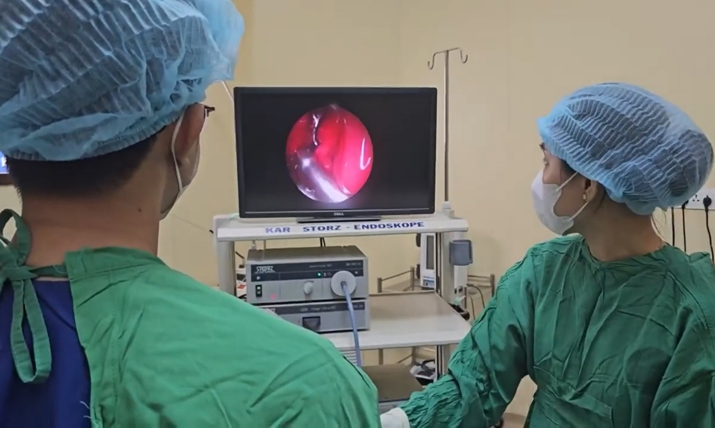 Các bác sĩ đã thực hiện thành công cuộc phẫu thuật loại bỏ khối u cho bệnh nhân Các bác sĩ đã thực hiện thành công cuộc phẫu thuật loại bỏ khối u cho bệnh nhân