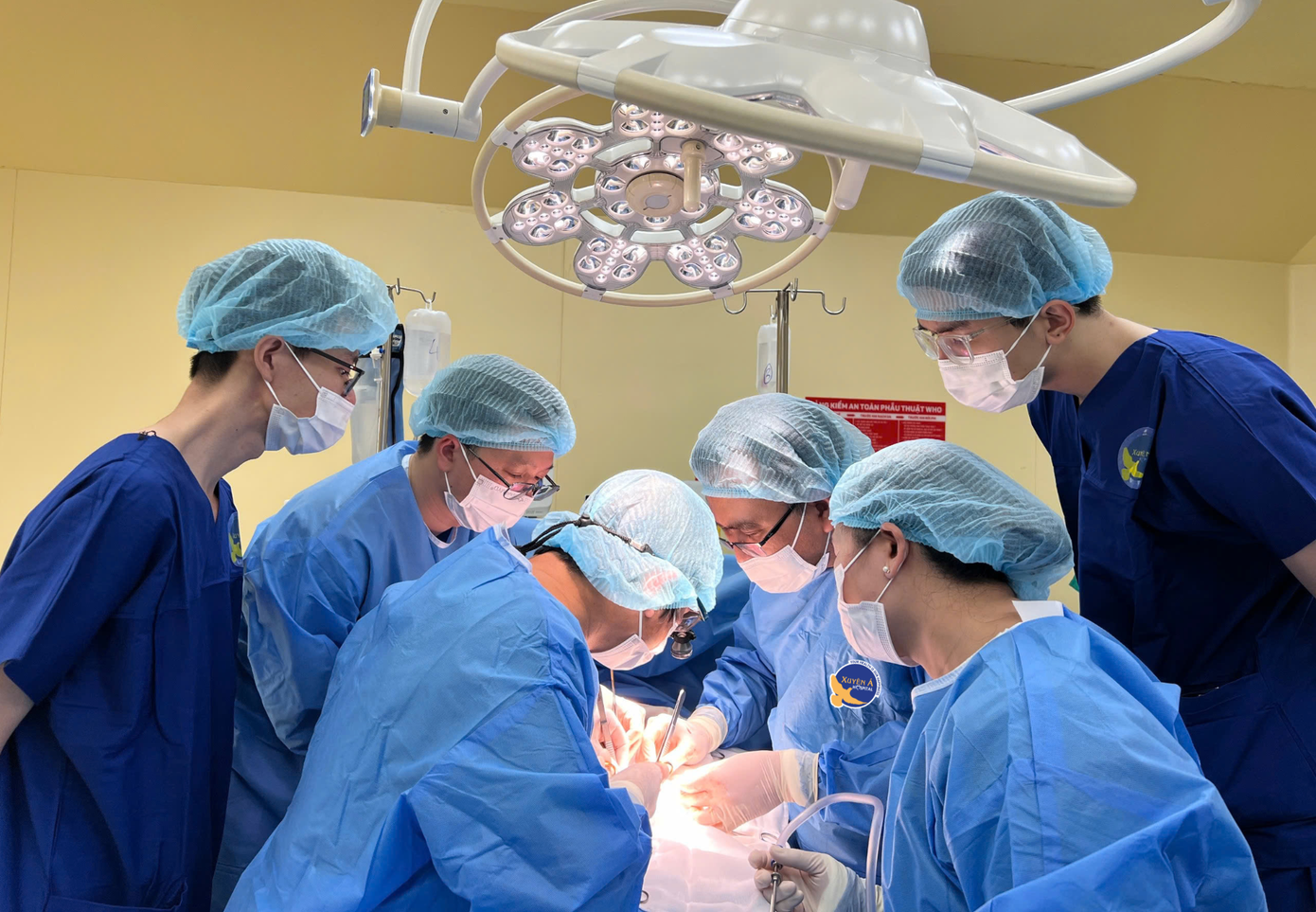 Thận hiến từ người chồng đã được ghép thành công cho người vợ Thận hiến từ người chồng đã được ghép thành công cho người vợ