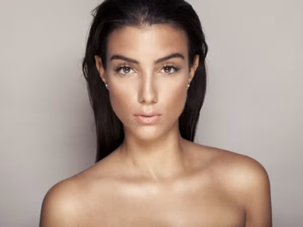 Ludivine Kadri - vợ hậu vệ phải Sagna (Arsenal).