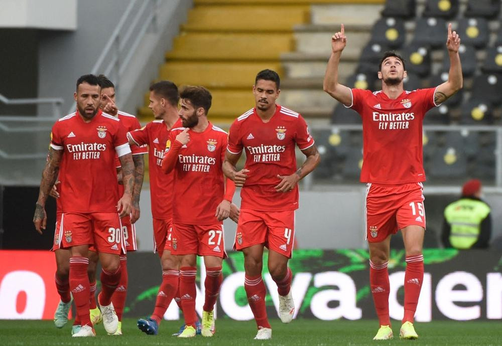 Benfica vẫn chưa phải nhận thất bại nào trên mọi đấu trường mùa này