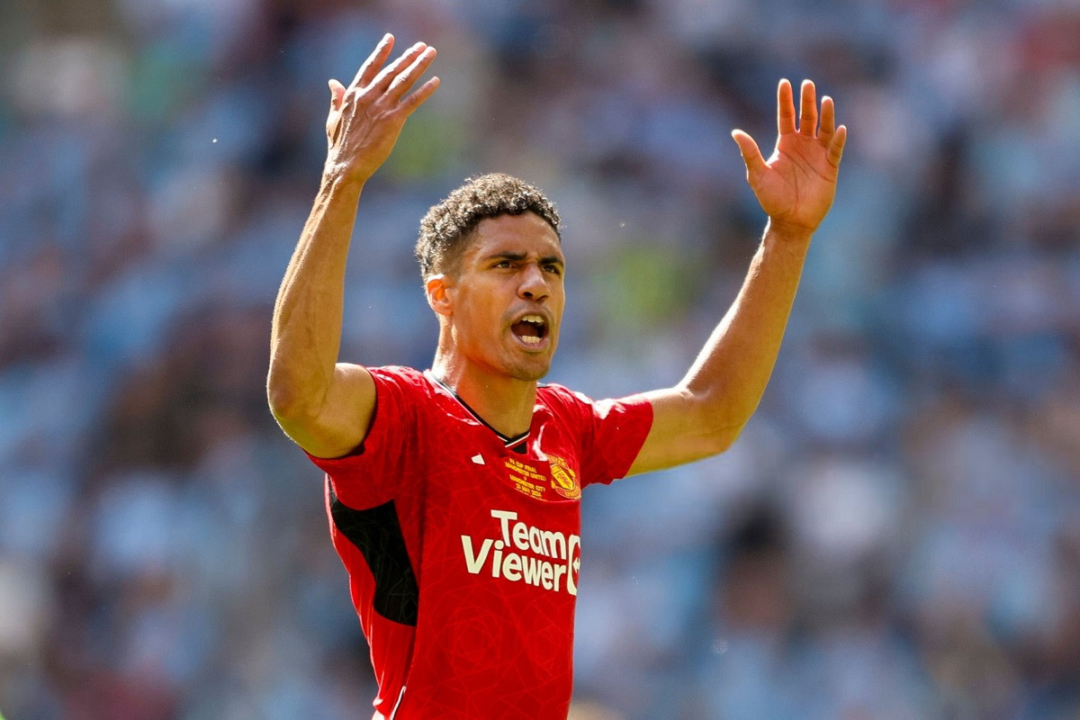 Varane ăn mừng chiến thắng ở trận chung kết FA Cup 2024 Varane ăn mừng chiến thắng ở trận chung kết FA Cup 2024