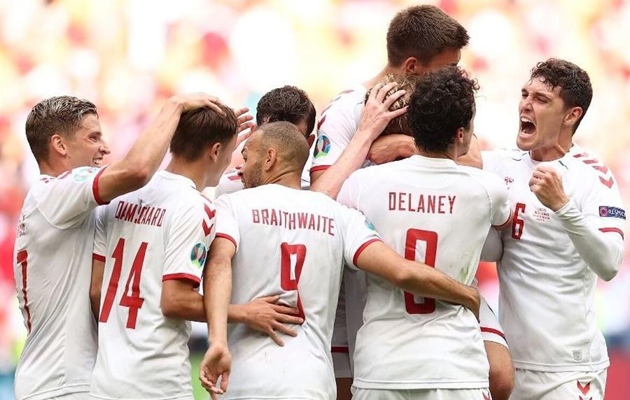 Với tinh thần mạnh mẽ và đoàn kết, Đan Mạch đã đi tới bán kết EURO 2020 Với tinh thần mạnh mẽ và đoàn kết, Đan Mạch đã đi tới bán kết EURO 2020