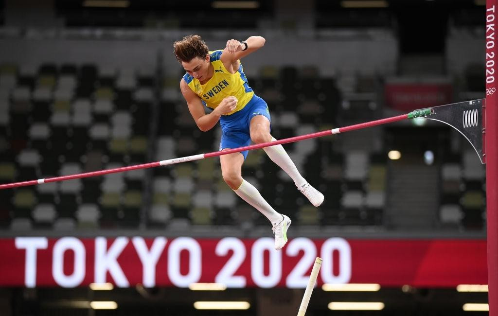 Duplantis giành HCV nhảy sào nam Olympic Tokyo với mức xà 6,02 mét Duplantis giành HCV nhảy sào nam Olympic Tokyo với mức xà 6,02 mét