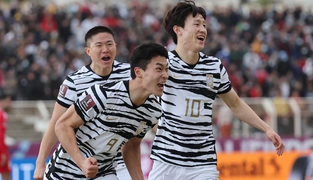 Hàn Quốc ghi bàn mở tỉ số ở phút bù giờ hiệp 1