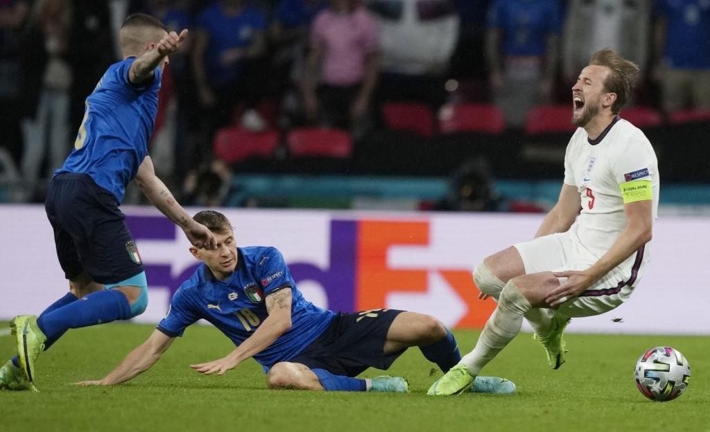 Người Anh chưa thể mang bóng đá về nhà ảnh 65