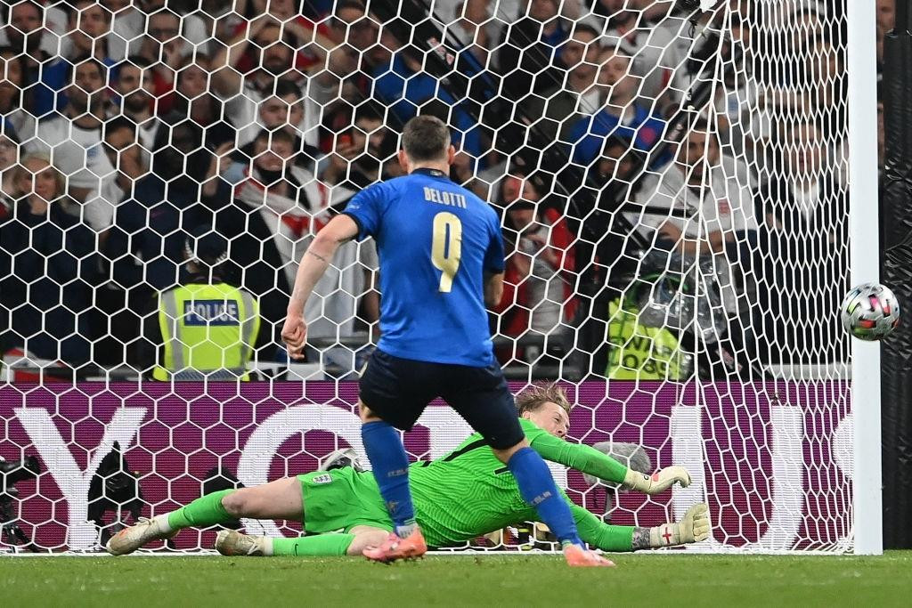 Người Anh chưa thể mang bóng đá về nhà ảnh 77