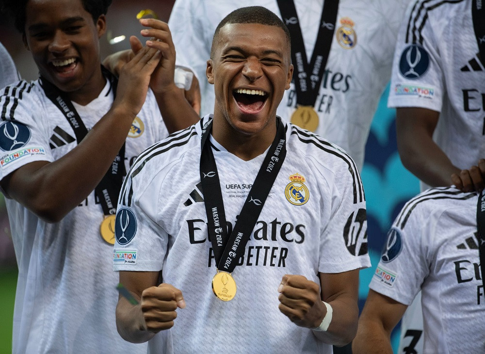 Mbappe hạnh phúc trong ngày ra mắt Real Madrid