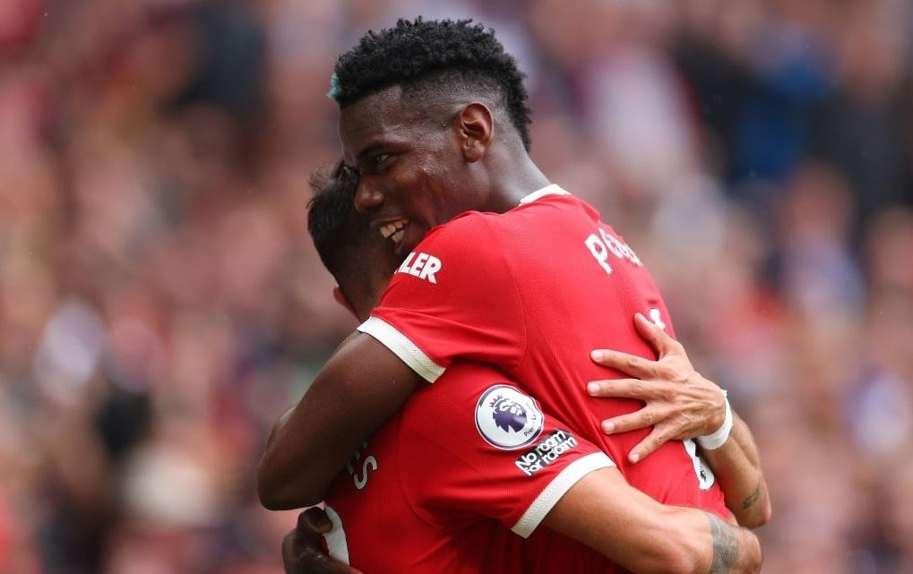 Pogba trở thành cầu thủ đầu tiên trong lịch sử M.U có 4 kiến tạo trong 1 trận đấu